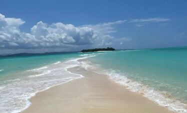 Nosy Iranja – L’Île Paradisiaque aux Eaux Turquoises